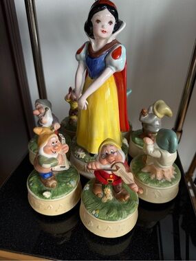 Snow White & Seven Dwarfs Ceramic Music Box Set - Yellow, Red, Blue